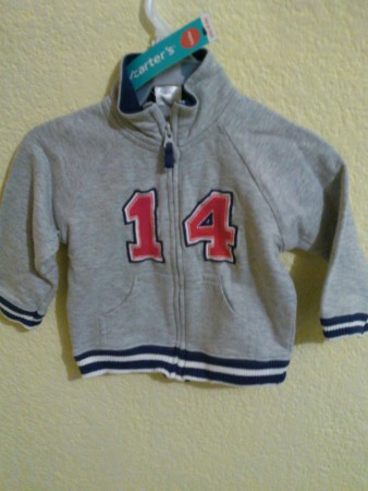 Presiosa Sudadera marca Carter´s talla 9 meses precio 100 